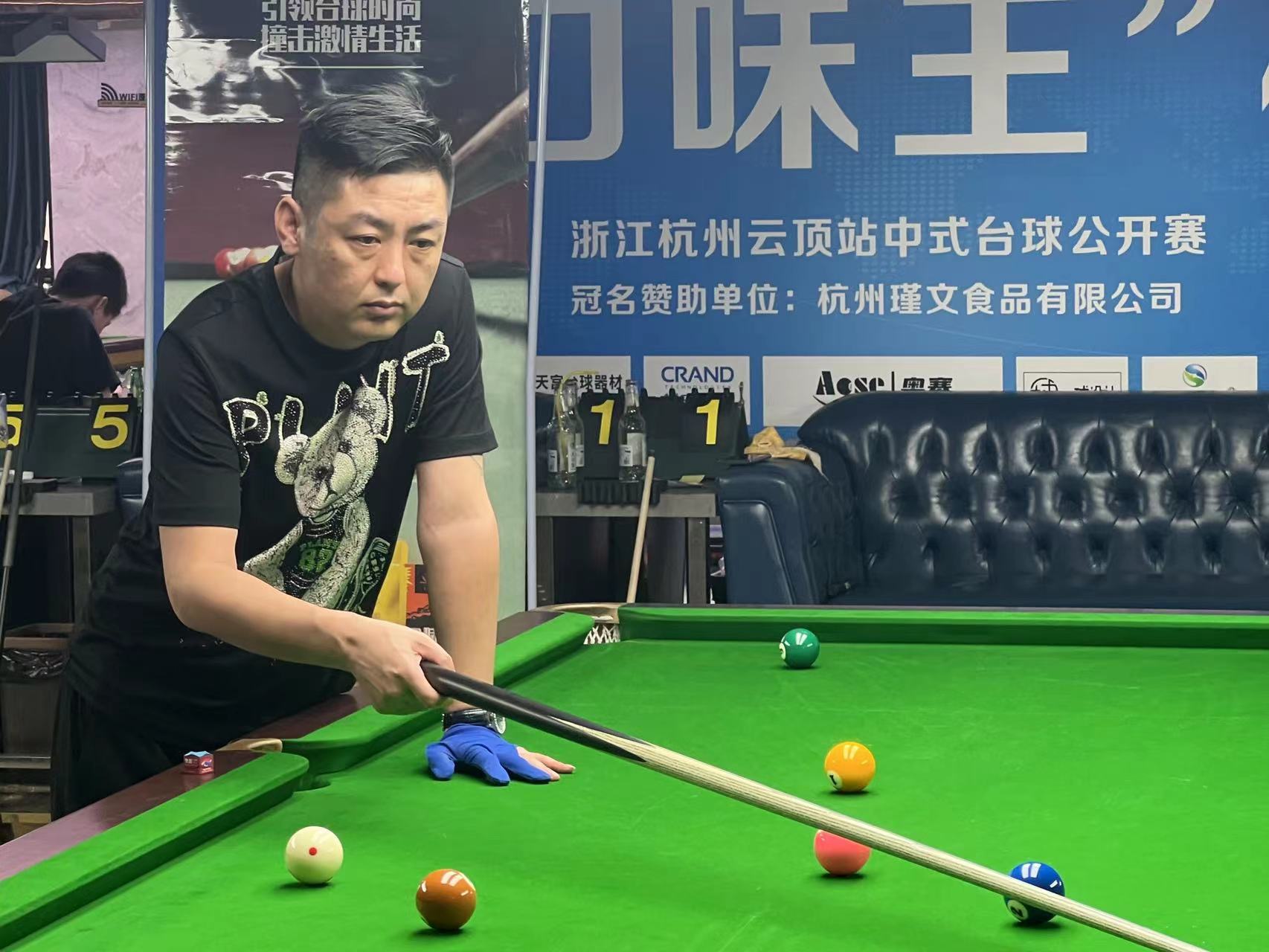 越来越多地 越来越多地